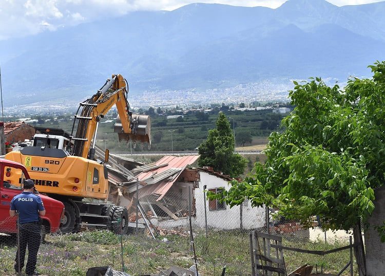 OSmangazi’de kaçak yapışlamaya geçit yok
