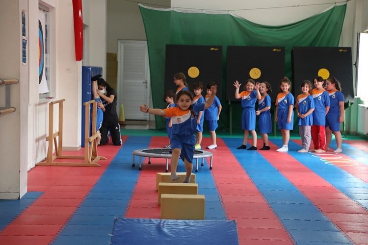 İnegöl’de yaz spor okulları eğitime başladı