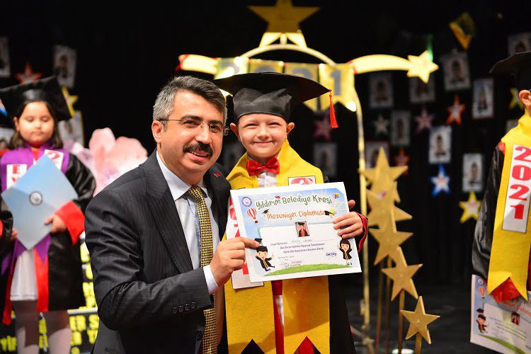 Yıldırımlı miniklerin mezuniyet heyecanı