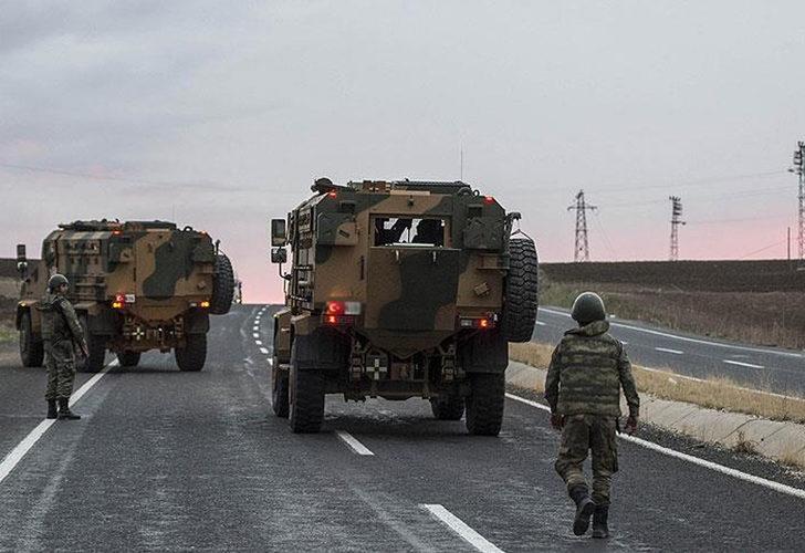 Askeri aracın geçişi sırasında patlama