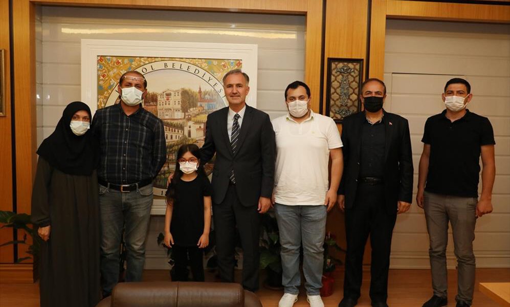 Başkan Taban şampiyon öğrenciyi ödüllendirdi