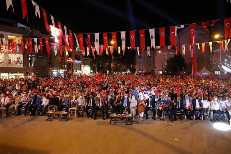 Bursa İnegöl 15 Temmuz’da tek yürek oldu
