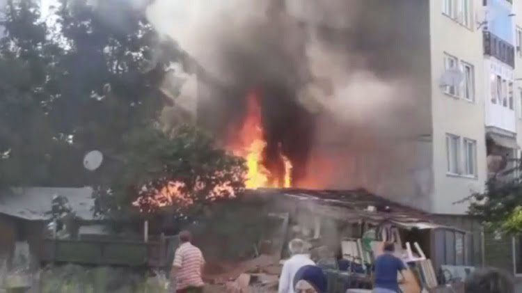 Bursa’da korkutan yangında ev alevlere teslim oldu
