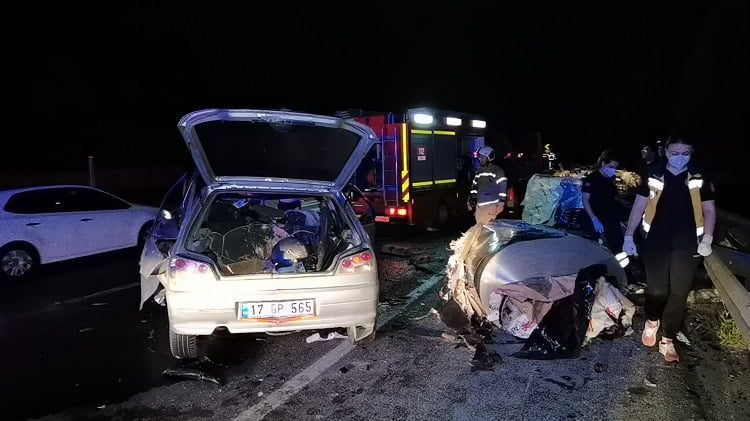 Bursa’da gaz pedalı takılı kalan TIR dehşet saçtı