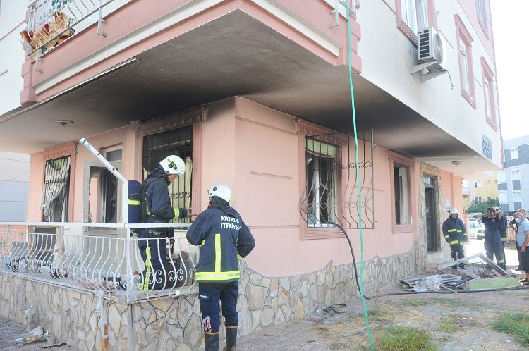 Kirayı ödemeyince ev sahibi evini yaktı