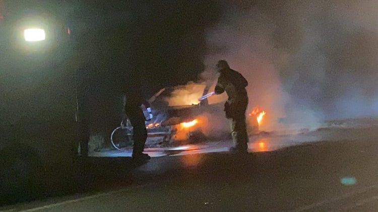 Bursa İznik’te otomobil alev alev yandı