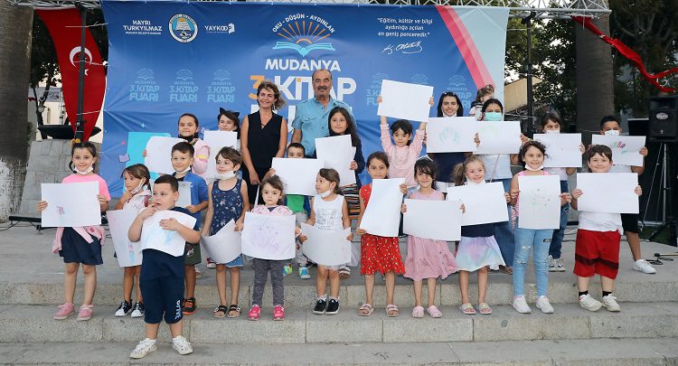 Mudanya Kitap Fuarı’nda sahne çocuk ve gençlerin