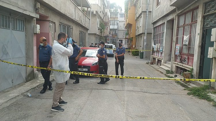 Bursa’da karısını bıçaklayarak ağır yaraladı