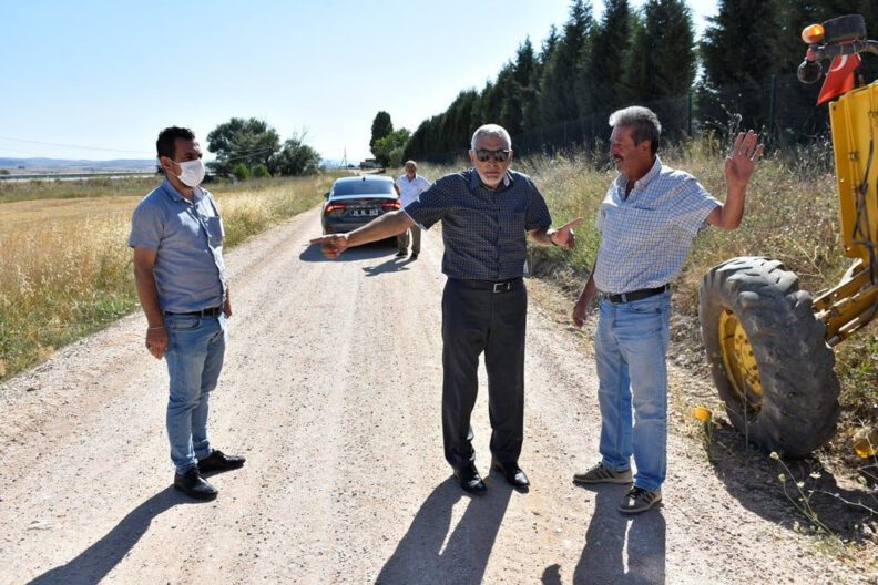 Başkan Bozkurt Sıcak Asfalt Yol Yapım Çalışmalarını Yeri̇nde İnceledi̇