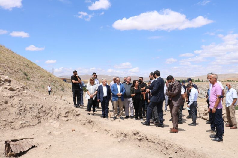 Yassıhöyükte 3 Bi̇n 500 Yıllık Tari̇h Gün Yüzüne Çıkıyor