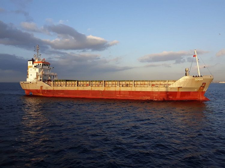 Haydarpaşa Mendireği açıklarında yük gemisi arıza yaptı