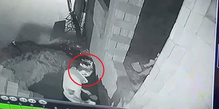 Bursa’da başına taktığı taçla hırsızlık yaptı