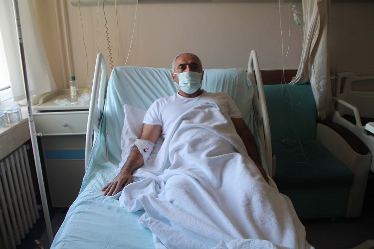 Covid-19’u yenen hakim, aşı olmadığına pişman