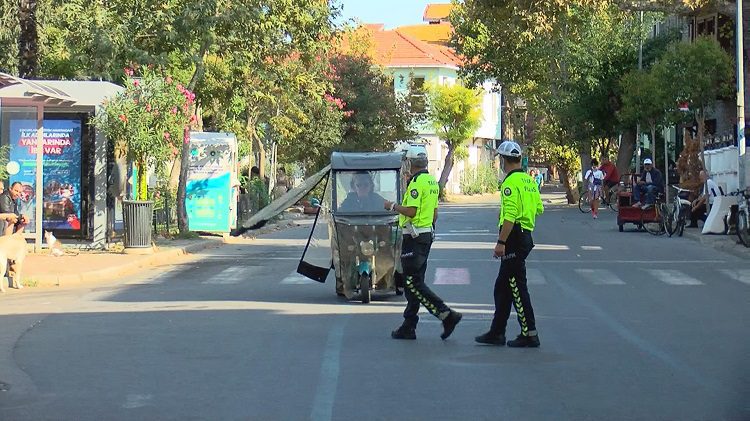 Adalar’da yasak öncesi “korsan akülü taksi” denetimi