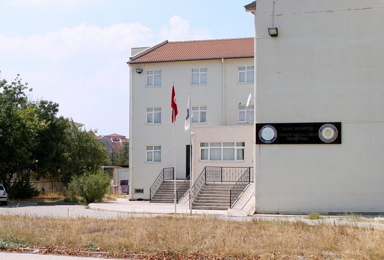 Öğrenciler ortada kalmıştı! Rektörülük devreye girdi