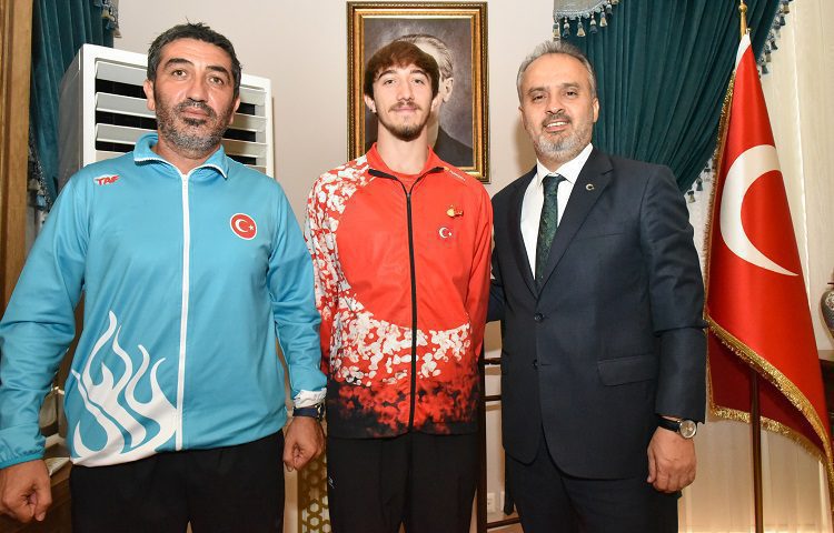 Milli Atlet Berke Akçam Bursa’nın gururu oldu