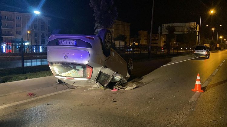 Bursa’da takla atan aracın sürücüsü yaralandı