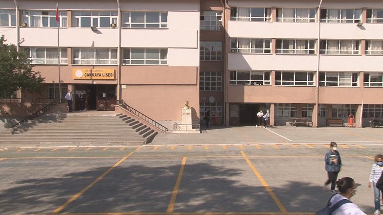 Aynı sınıfta 2 pozitif vaka