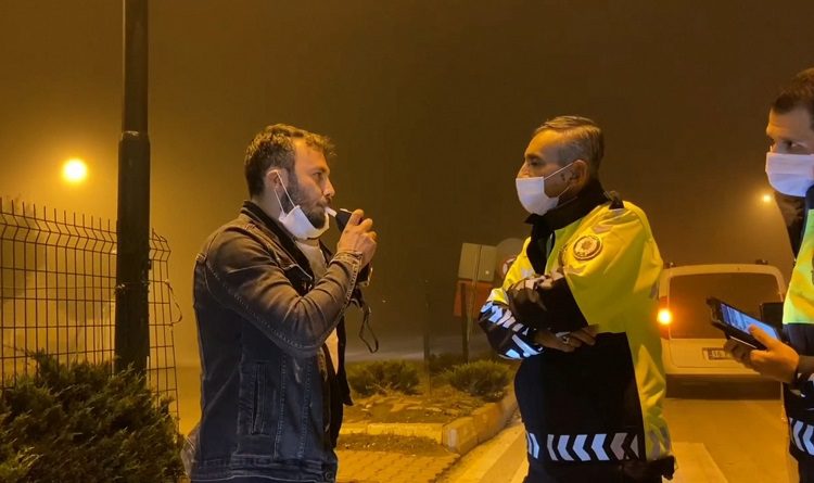 Bursa’da alkollü adam aracında sızdı
