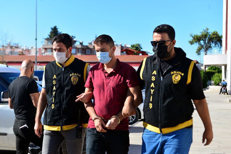 İlişki vaadiyle buluştuğu kadının sevgilisi tarafından dövülüp, gasbedildi