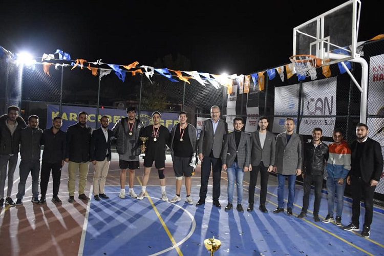 Karacabey’de sokak basketbolu turnuvası sona erdi