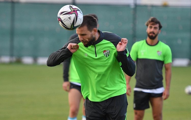 Bursaspor’un Kocaeli kampında tempo arttı