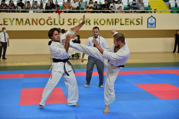 Bursa Yıldırım’da karate rüzgarı