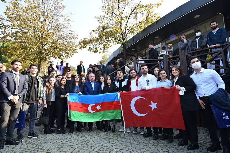 Şentop, Bursa’daki misafir öğrencilerle buluştu