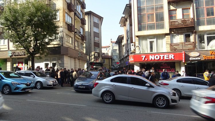 Bursa’da uzun kuyruklar oluştu, vatandaş isyan etti
