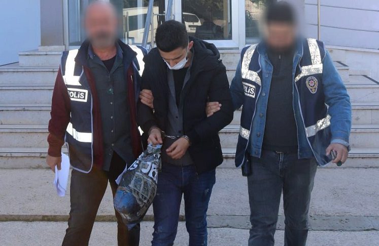 Bursa’da otogarda 2 kilo uyuşturucuyla yakalandı