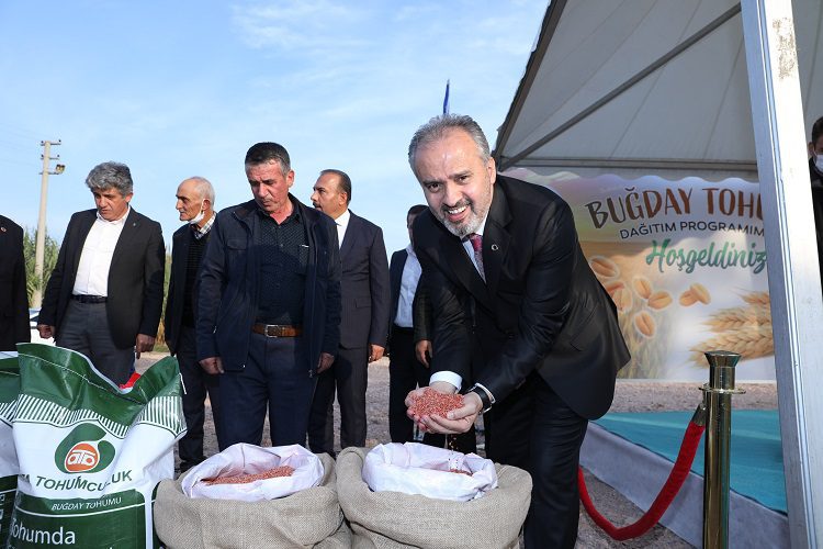 Bursa’da selden etkilenen çiftçiye tohum desteği