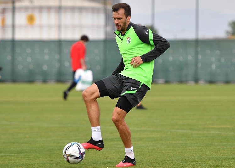 Luka Capan: “Süper Lig’e çıkmak için Bursaspor’a geldik”