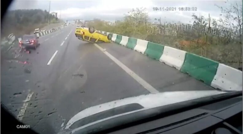 Bursa’da çarptığı taksi takla attı, metrelerce sürüklendi