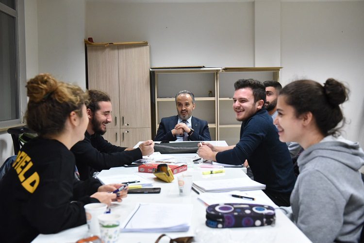Görükle Gençlik Merkezi’nde vize mesaisi 12 Aralık’a kadar uzatıldı