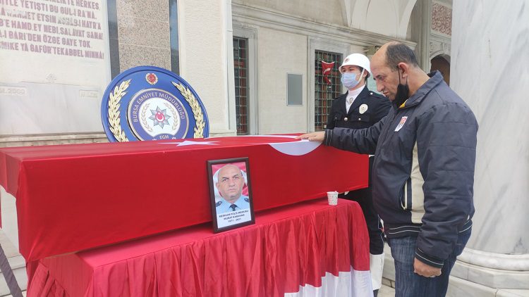 Bursalı polis memur kalbine yenik düştü