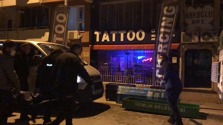 Bursa’da uykudaki karısını vurarak öldürdü