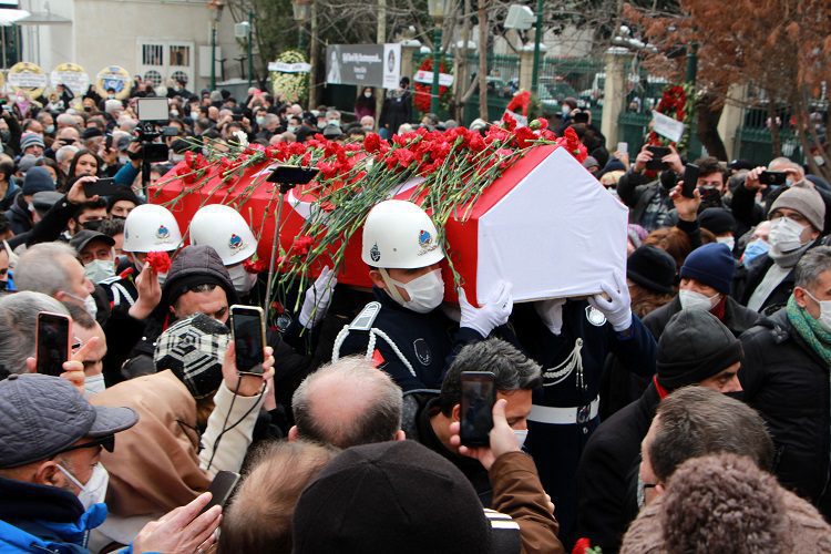 Fatma Girik son yolculuğuna uğurlandı