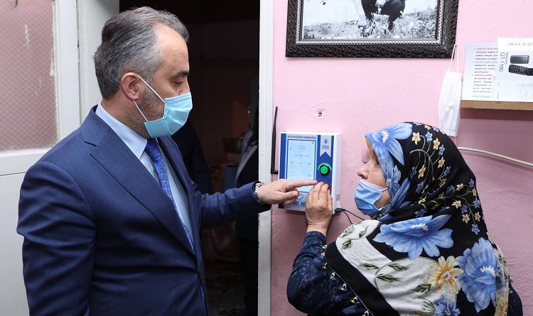 Bursa’da kimsesiz ve yaşlı hastalara dijital takip