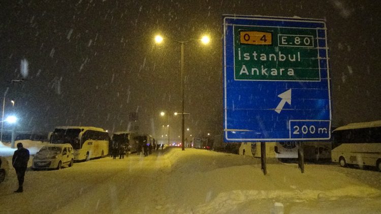 İstanbul-Ankara yolu trafiğe açıldı