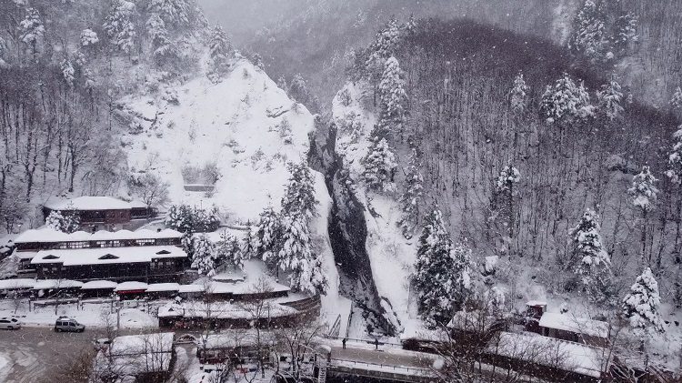Bursa Kestel’de kartpostallık kar görüntüleri