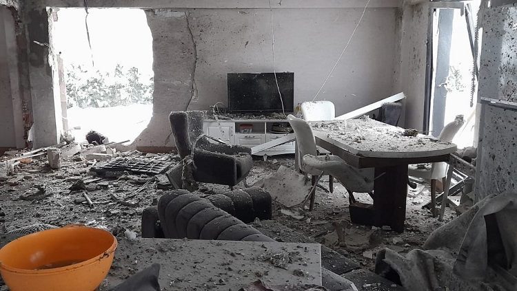 Bursa’da kalorifer kazanı patladı ev harabeye döndü