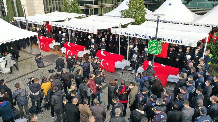 Bursa’da şehit olan 4 itfaiyeci için tören düzenlendi