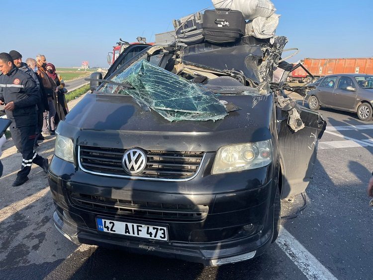 kırmızı ışıkta TIR’a çarptı: 1 ölü