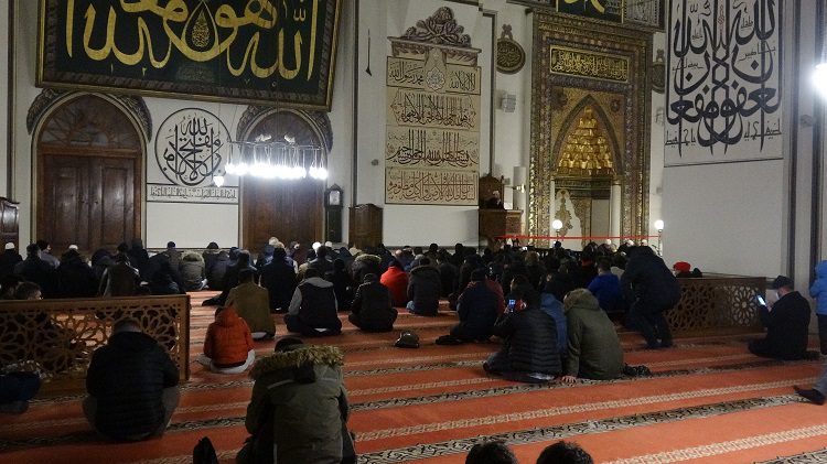 Bursa’da camilerde Regaip Kandili coşkusu