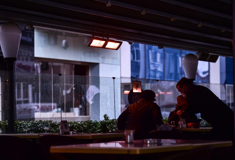 “1 kahve içip saatlerce oturma dönemi sona eriyor”
