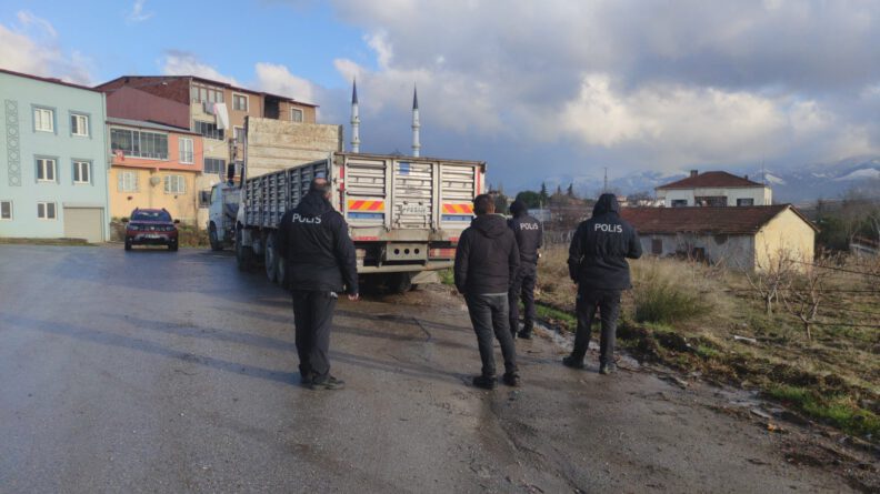 Bursa’da hırsızlar kamyon akülerini çaldı