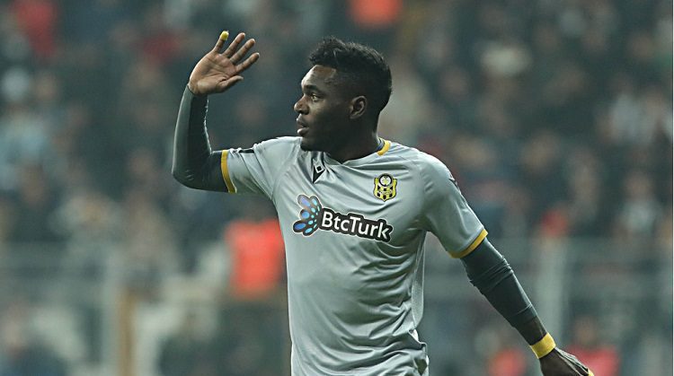 Bursaspor’da Thievy Bifouma’nın lisansı çıktı