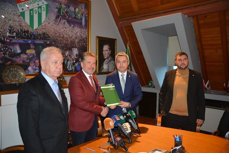 Bursaspor’un yeni başkanı mazbatasını aldı