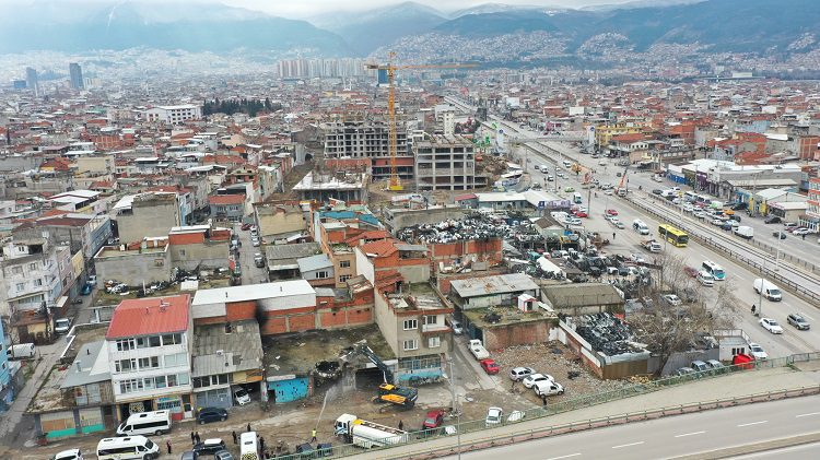 Bursa’da 240 bin metrekarelik alanda yıkımlar devam ediyor