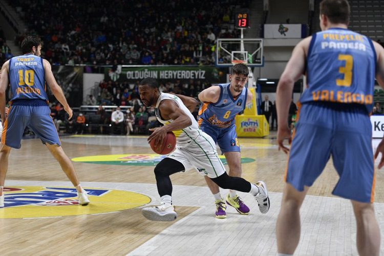 Frutti Extra Bursaspor, Valencia Basket’i mağlup etti